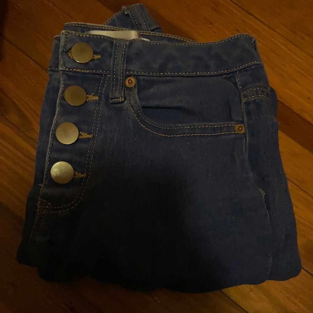 No boundaries size 3 in a medium blue shade.